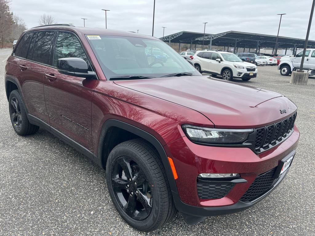 new 2025 Jeep Grand Cherokee car, priced at $46,854