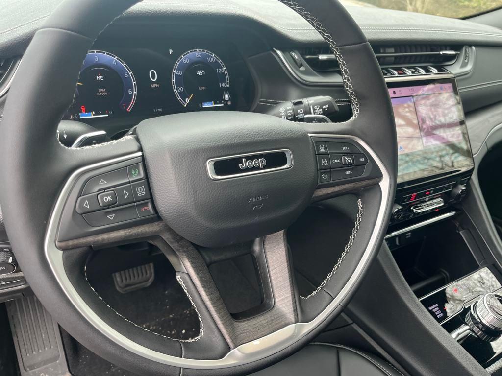 new 2025 Jeep Grand Cherokee car, priced at $46,854