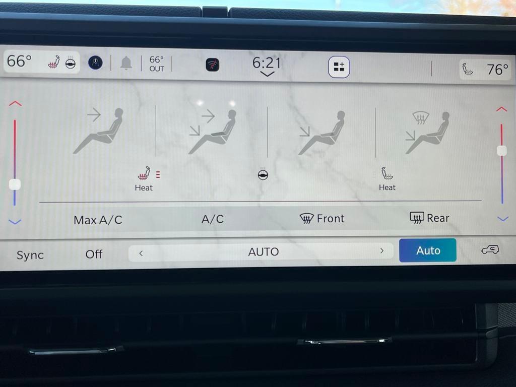 new 2025 Jeep Wrangler car, priced at $47,313