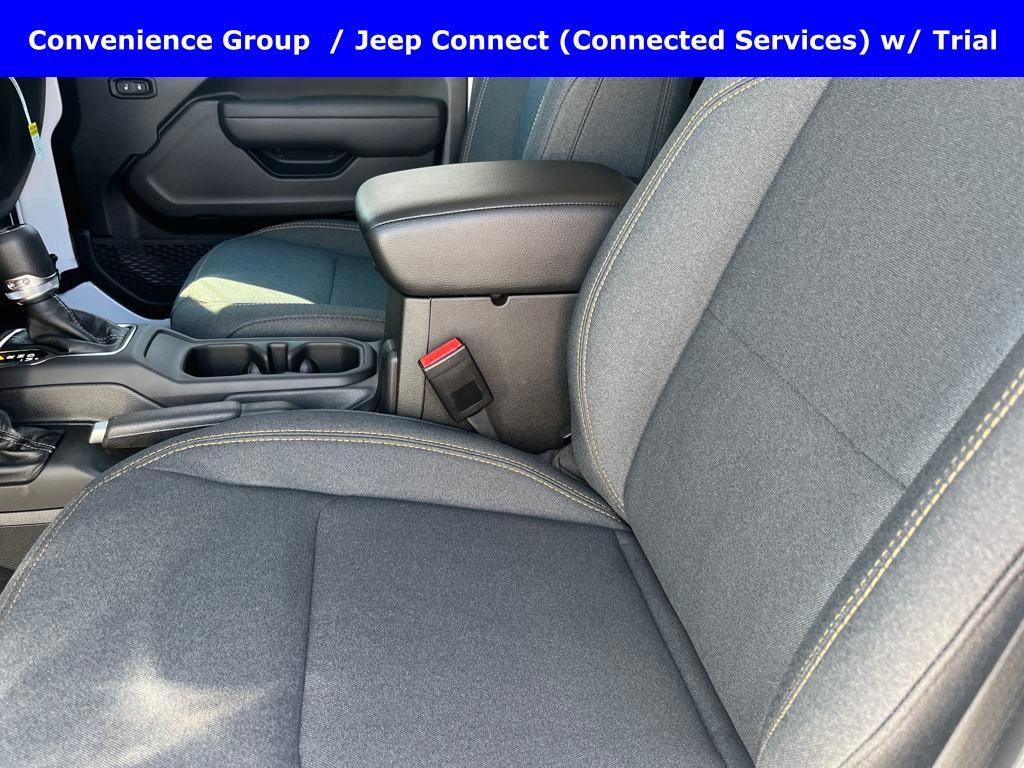 new 2025 Jeep Wrangler car, priced at $47,313