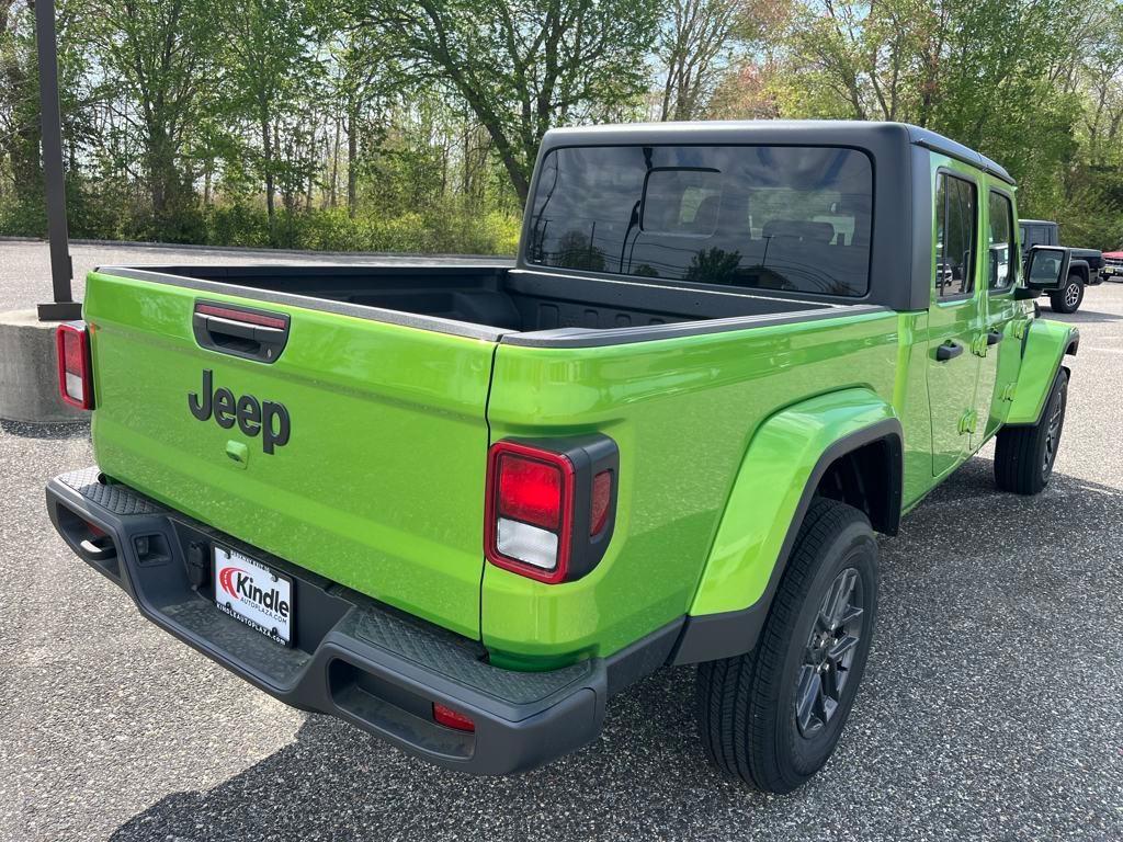 new 2025 Jeep Gladiator car, priced at $46,028