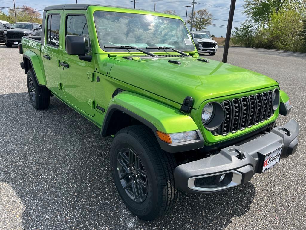 new 2025 Jeep Gladiator car, priced at $46,028