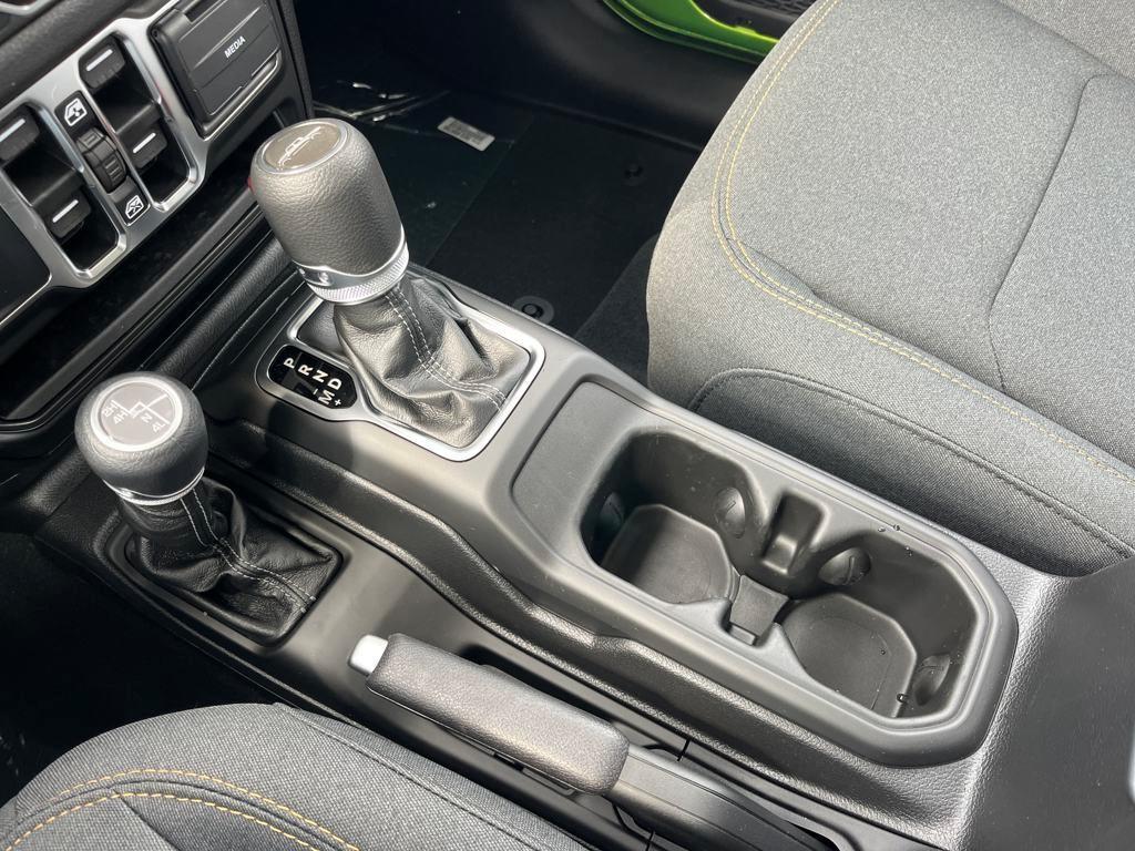 new 2025 Jeep Gladiator car, priced at $46,028