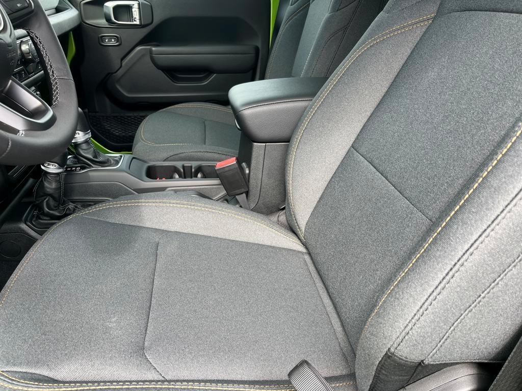 new 2025 Jeep Gladiator car, priced at $46,028