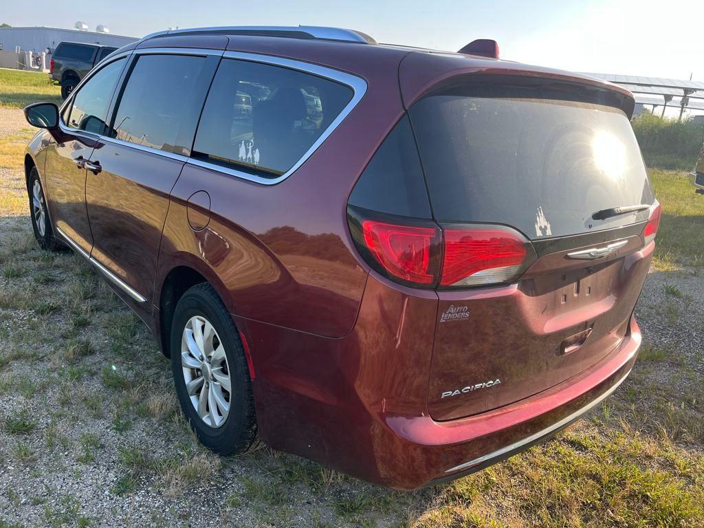 used 2018 Chrysler Pacifica car, priced at $15,599