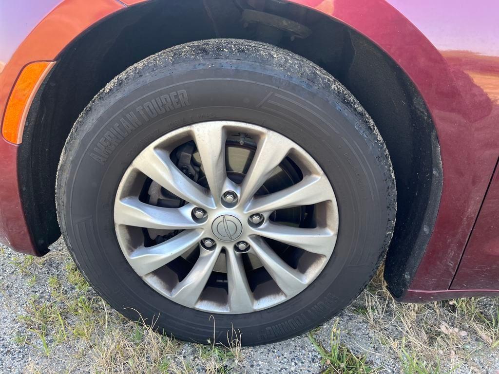 used 2018 Chrysler Pacifica car, priced at $15,599