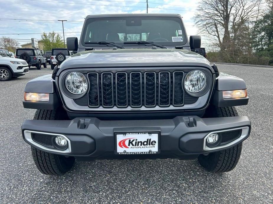 new 2024 Jeep Gladiator car, priced at $54,090