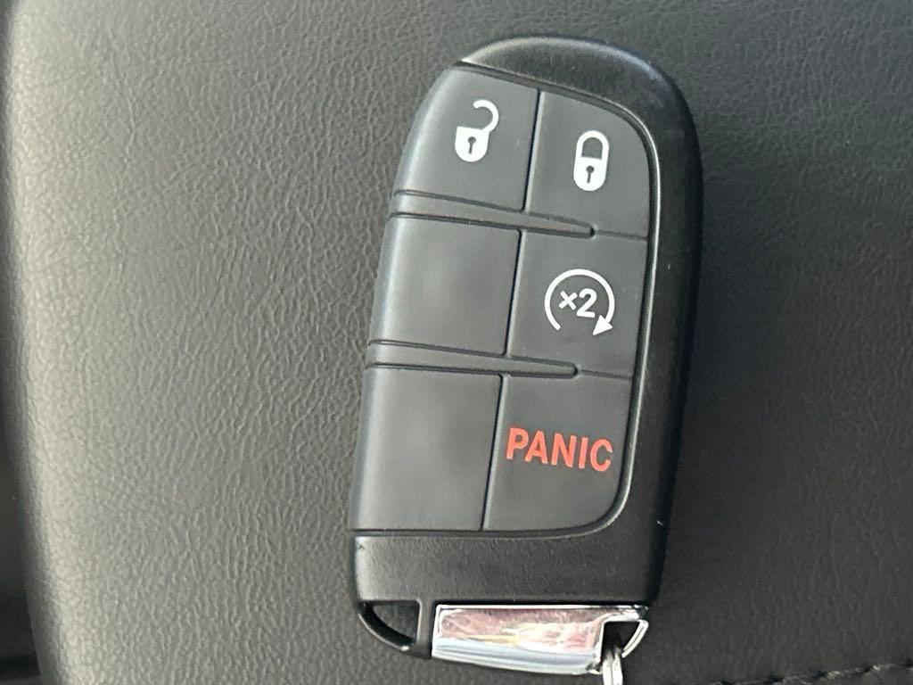 new 2024 Jeep Compass car, priced at $25,999