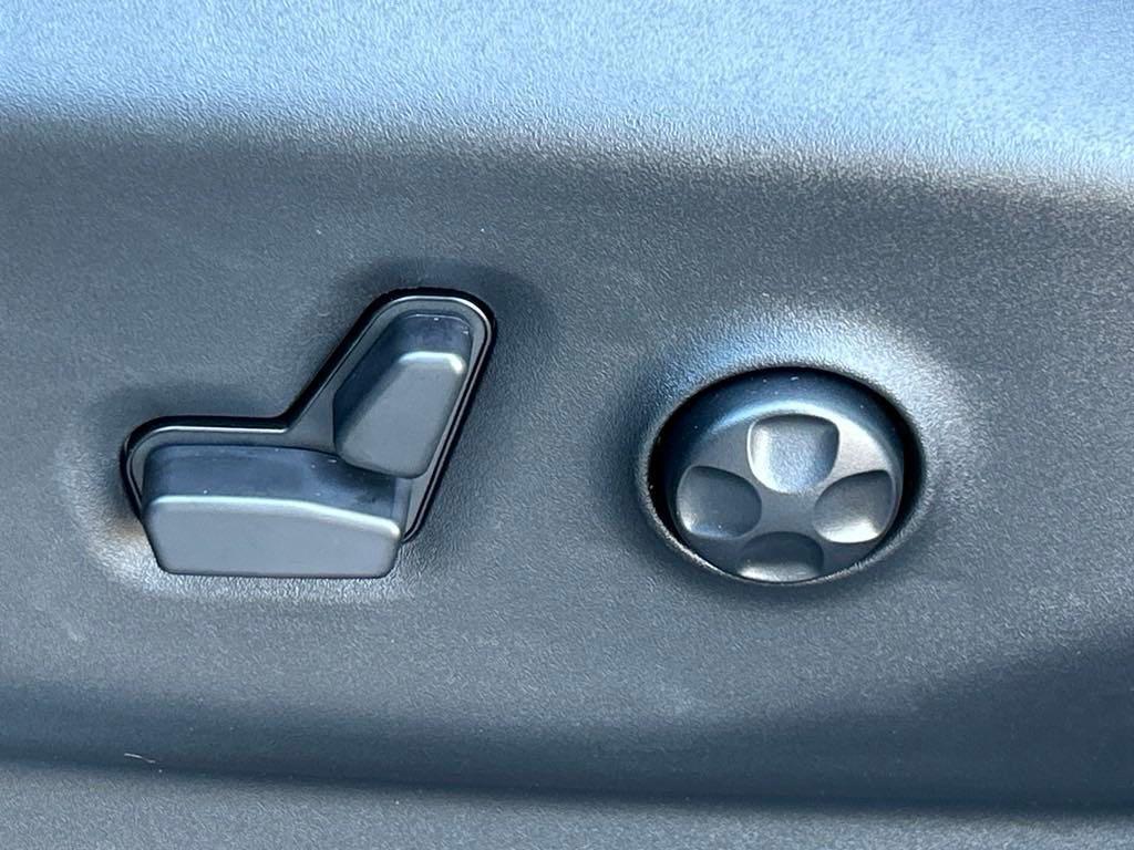 new 2025 Chrysler Pacifica car, priced at $42,012
