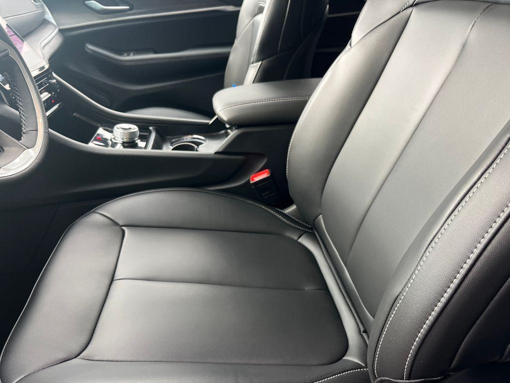 new 2025 Jeep Grand Cherokee car, priced at $50,485