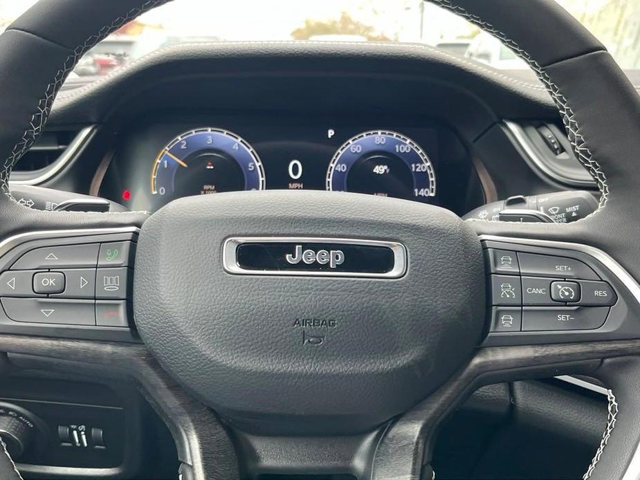 new 2025 Jeep Grand Cherokee car, priced at $51,335