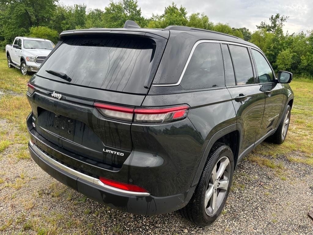 used 2024 Jeep Grand Cherokee car, priced at $42,199