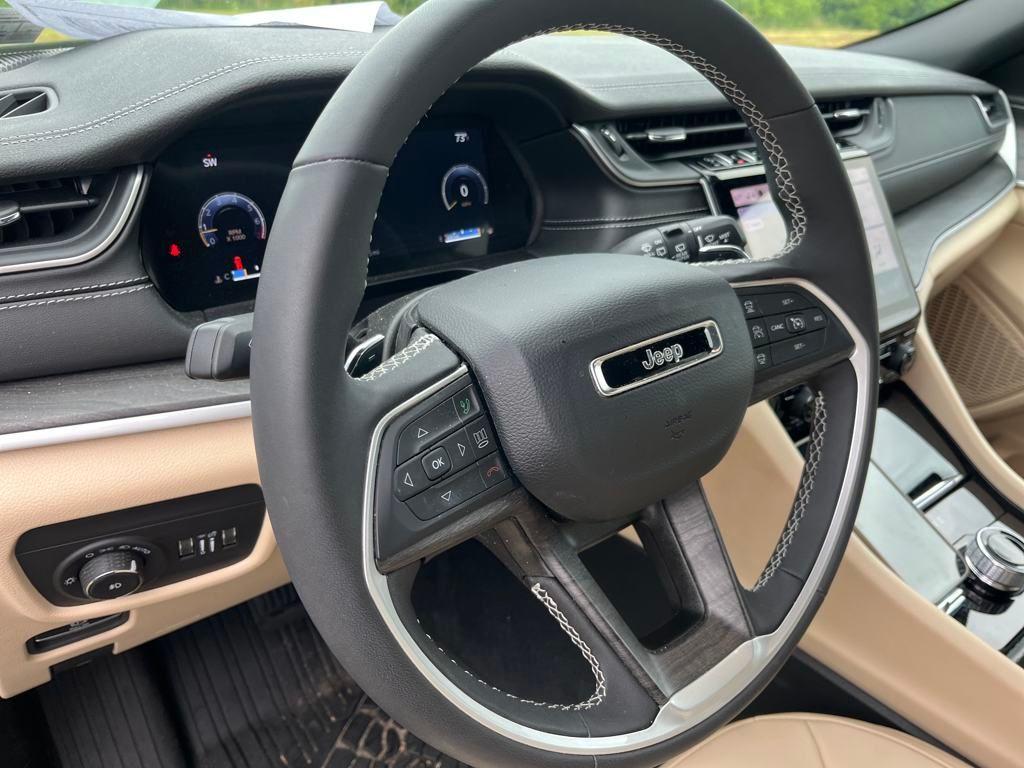 used 2024 Jeep Grand Cherokee car, priced at $42,199