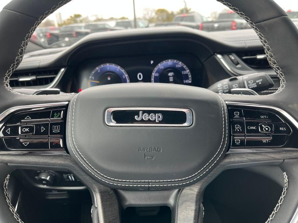 new 2025 Jeep Grand Cherokee car, priced at $52,260