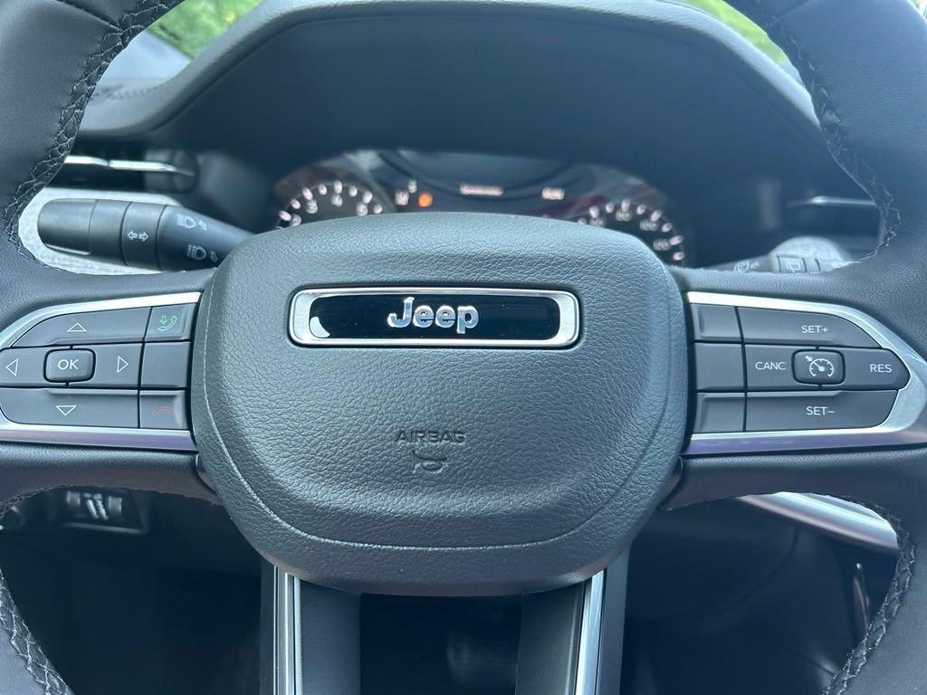 new 2024 Jeep Compass car, priced at $25,999