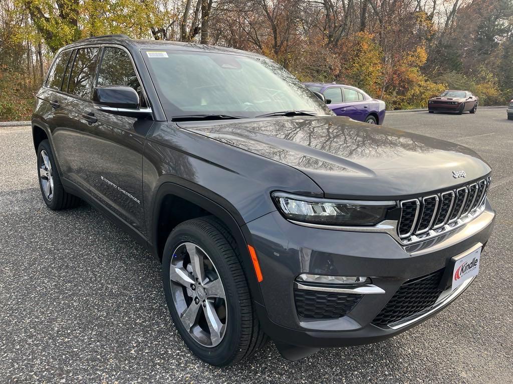 new 2025 Jeep Grand Cherokee car, priced at $48,430