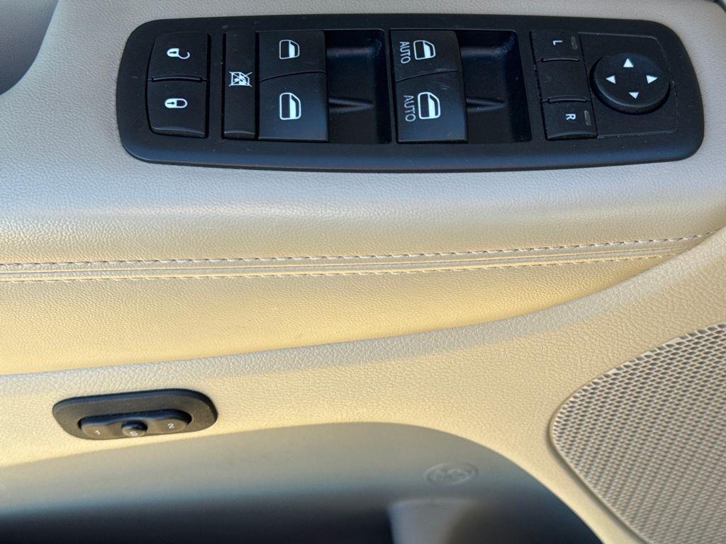 used 2014 Jeep Grand Cherokee car, priced at $12,699