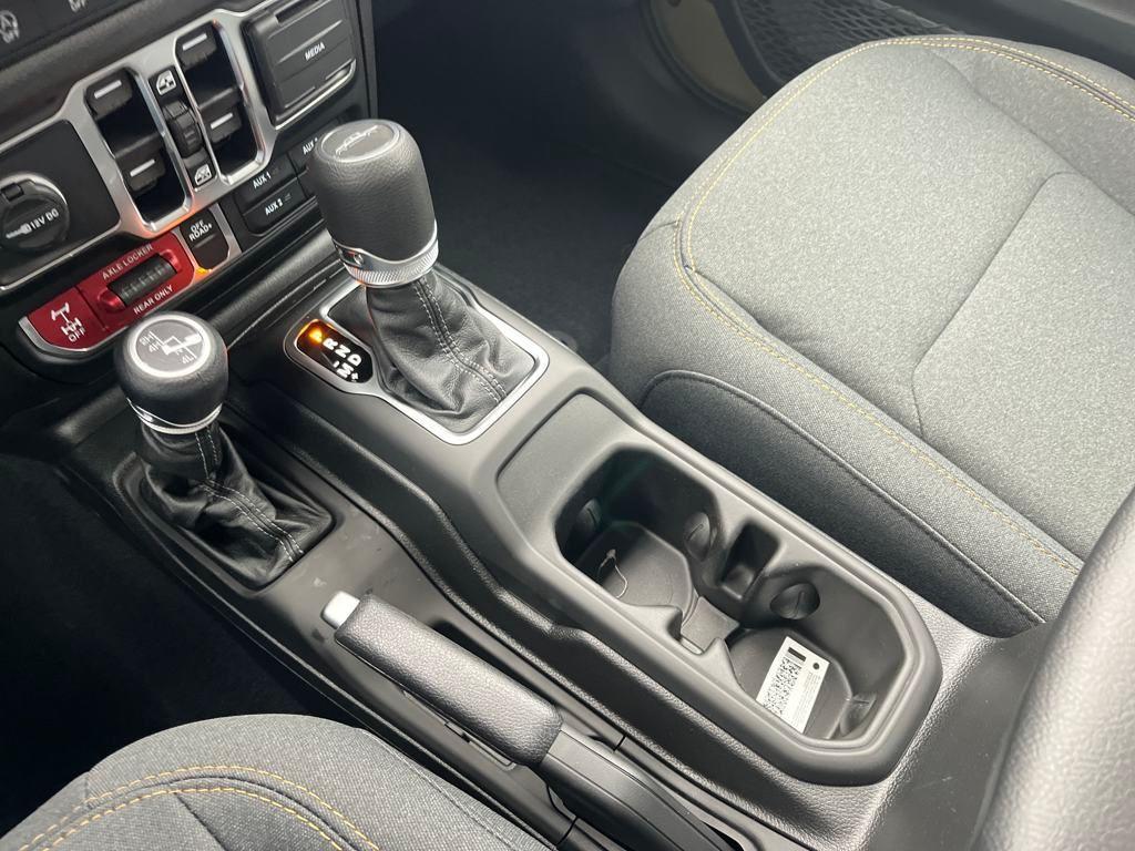 new 2025 Jeep Gladiator car, priced at $45,078
