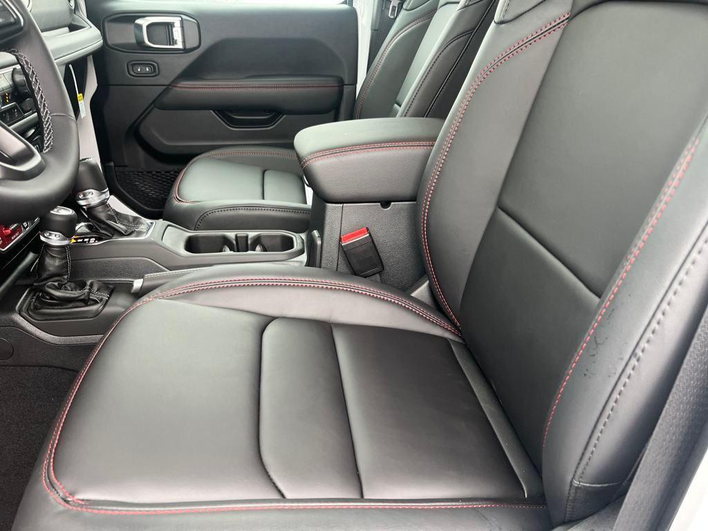new 2025 Jeep Wrangler car, priced at $60,824