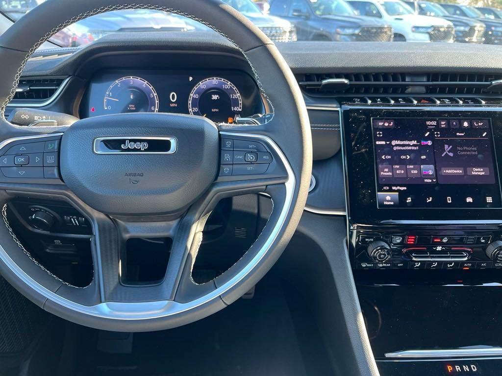 new 2025 Jeep Grand Cherokee car, priced at $38,681