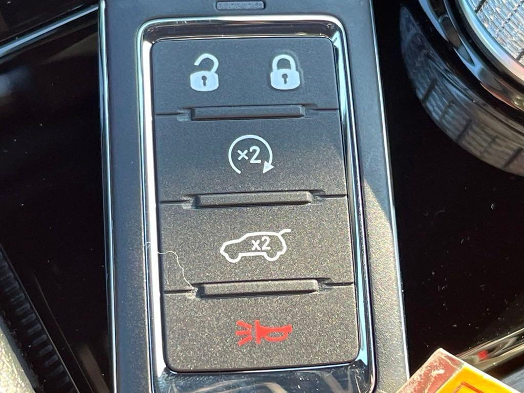 new 2025 Jeep Grand Cherokee car, priced at $38,681
