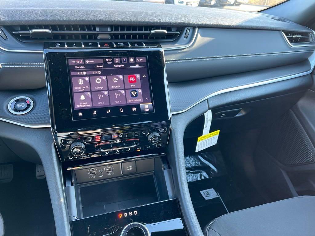new 2025 Jeep Grand Cherokee car, priced at $38,681