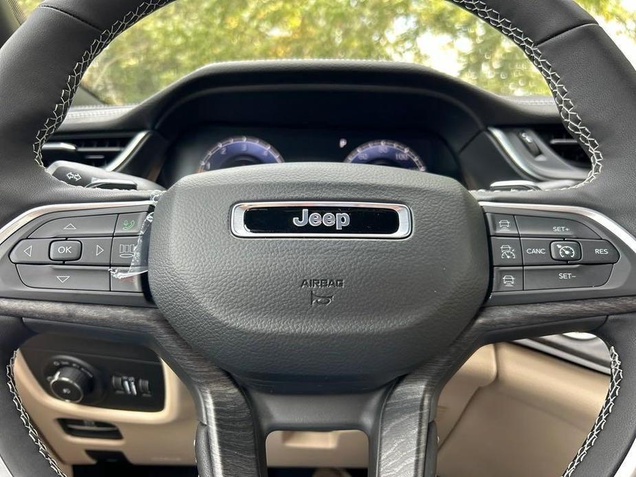 new 2025 Jeep Grand Cherokee car, priced at $47,415