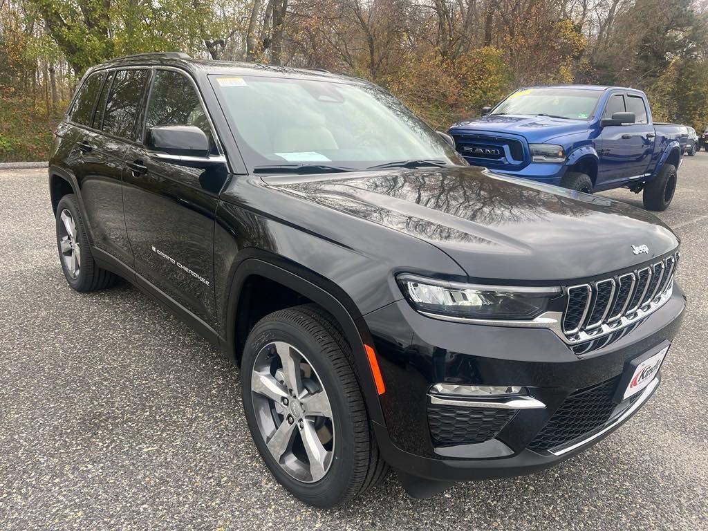 new 2025 Jeep Grand Cherokee car, priced at $47,180