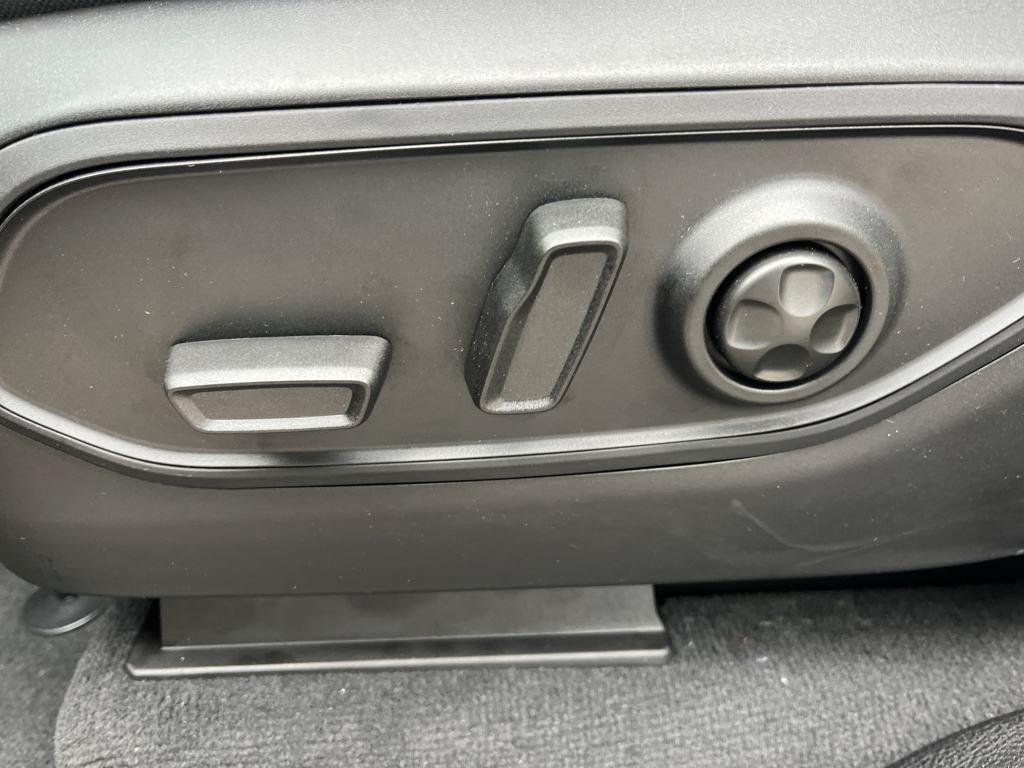 new 2025 Jeep Grand Cherokee car, priced at $45,019