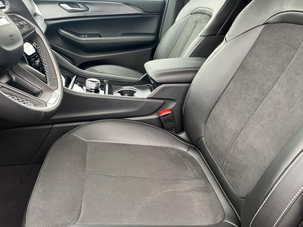 new 2025 Jeep Grand Cherokee car, priced at $45,019