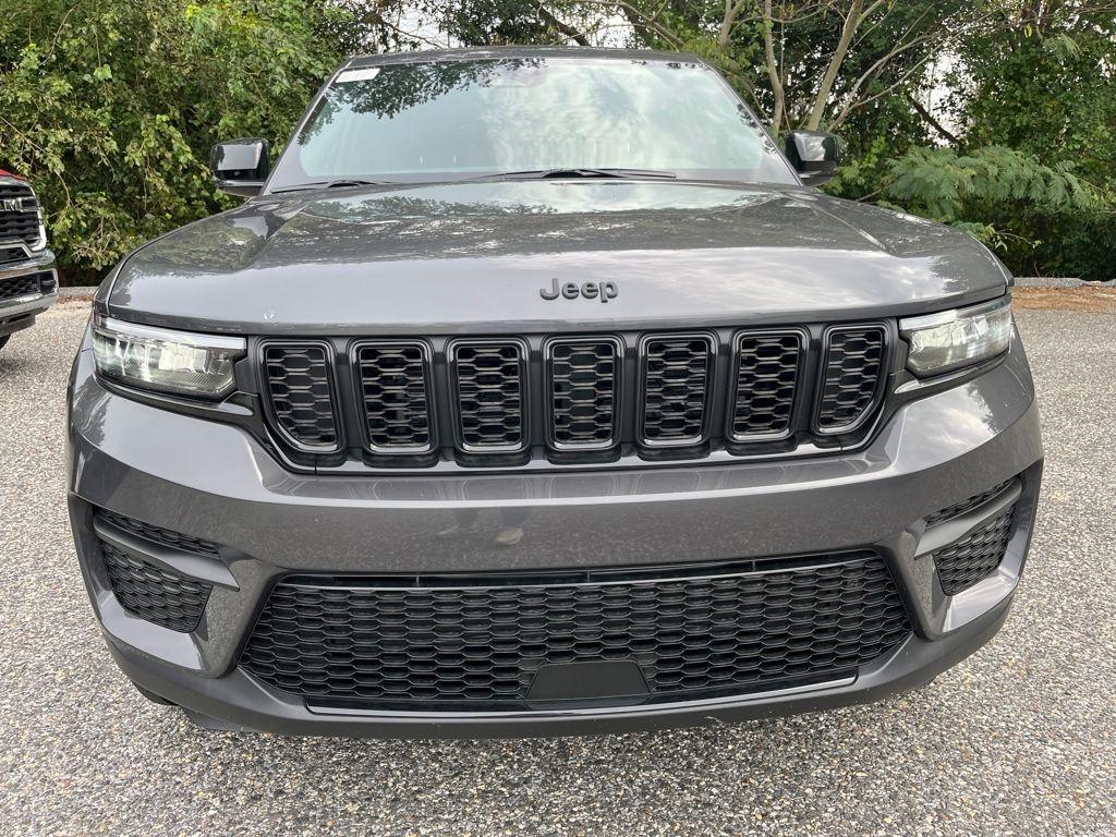 new 2025 Jeep Grand Cherokee car, priced at $45,625