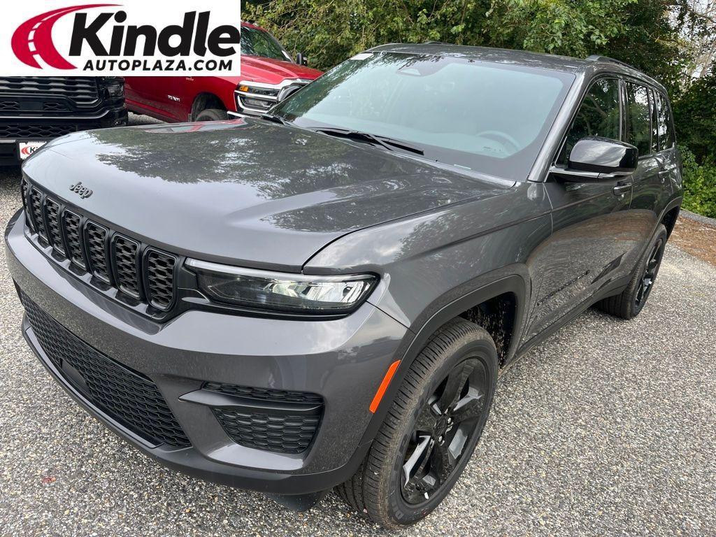 new 2025 Jeep Grand Cherokee car, priced at $45,625