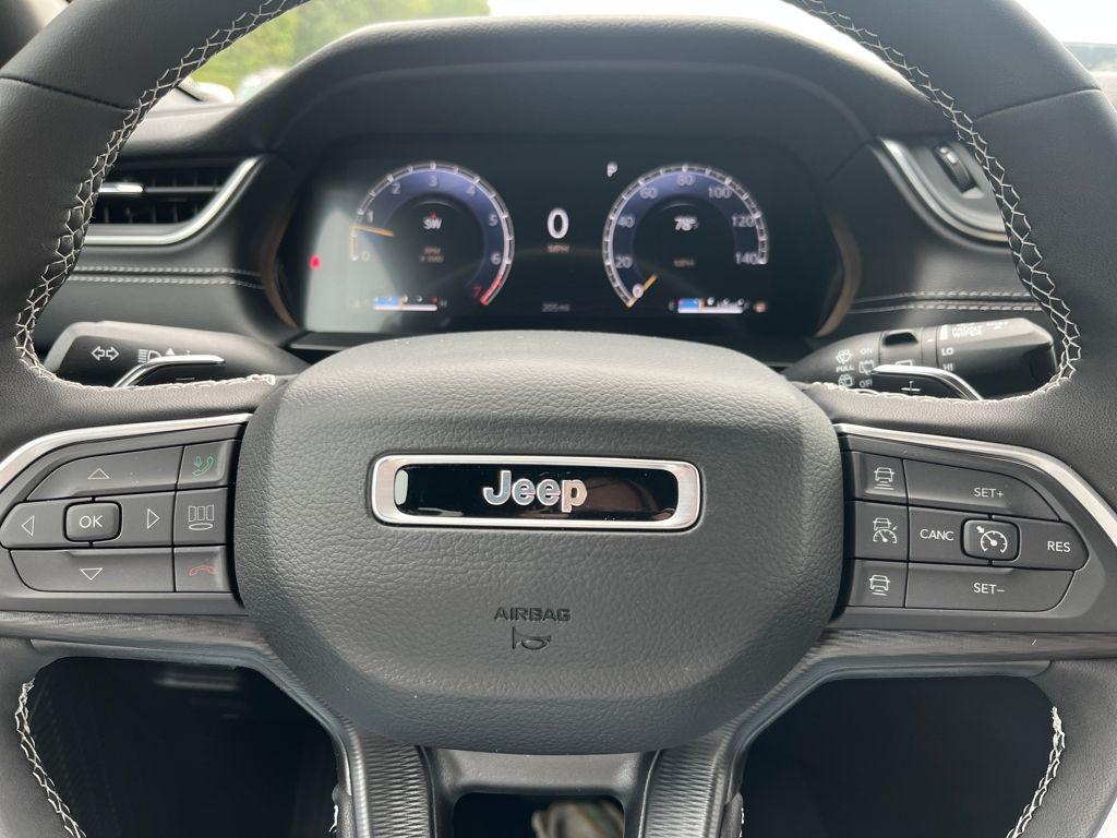 new 2025 Jeep Grand Cherokee car, priced at $45,625