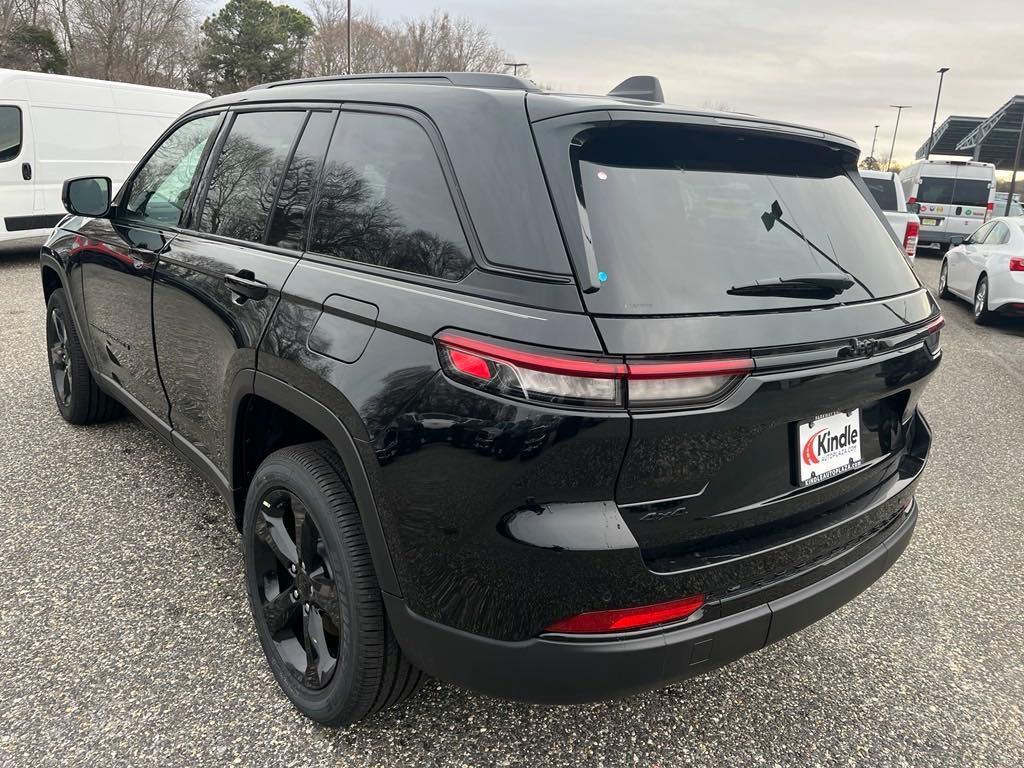 new 2025 Jeep Grand Cherokee car, priced at $42,875