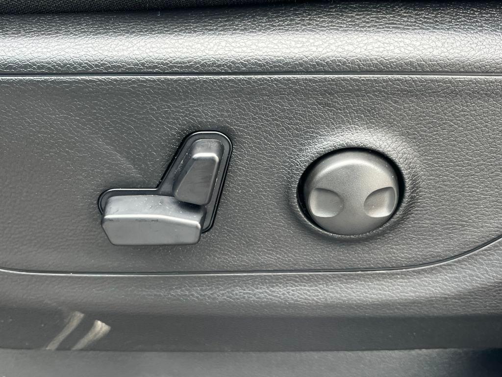 new 2025 Ram 1500 car, priced at $52,098