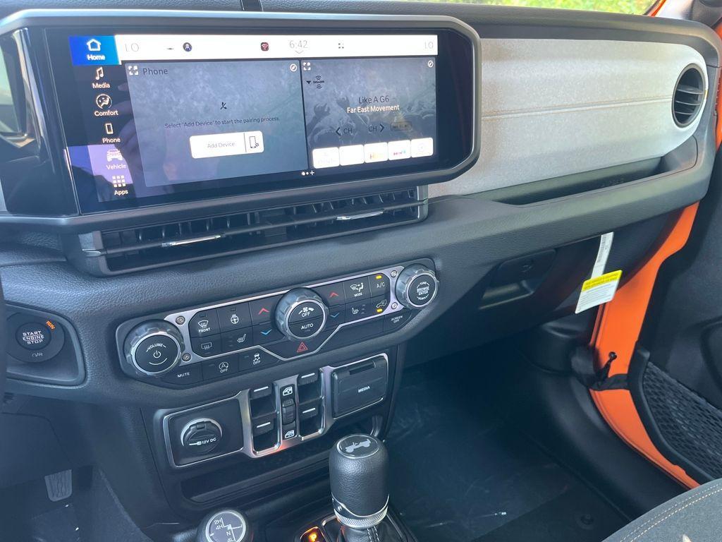 new 2025 Jeep Wrangler car, priced at $45,293
