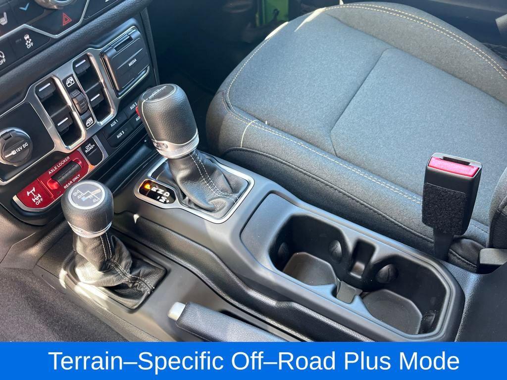 new 2025 Jeep Gladiator car, priced at $48,204