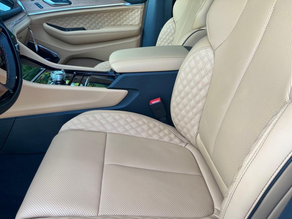 new 2025 Jeep Grand Cherokee L car, priced at $61,611