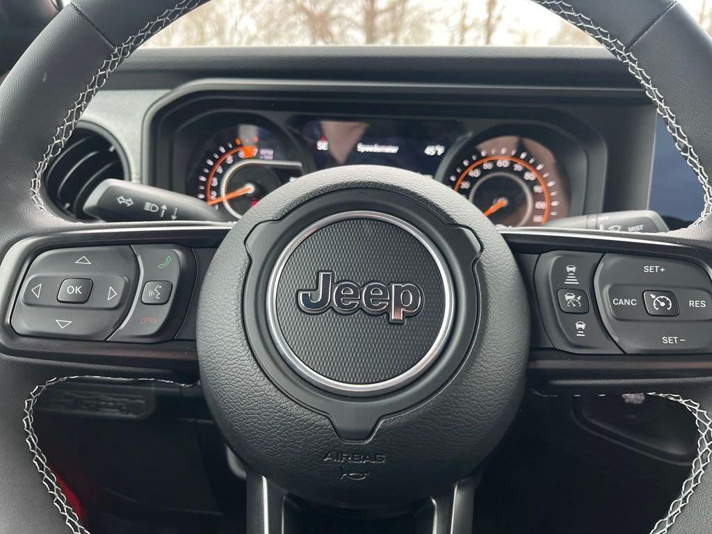 new 2025 Jeep Wrangler car, priced at $45,394