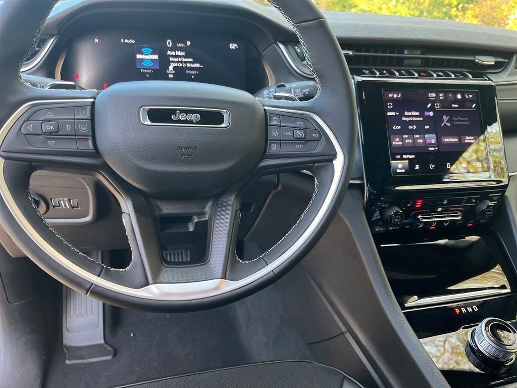 new 2025 Jeep Grand Cherokee L car, priced at $49,670