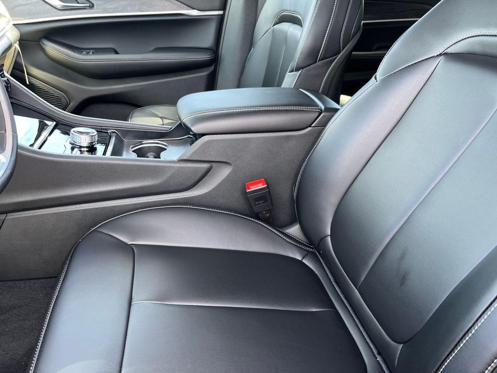 new 2025 Jeep Grand Cherokee L car, priced at $50,105