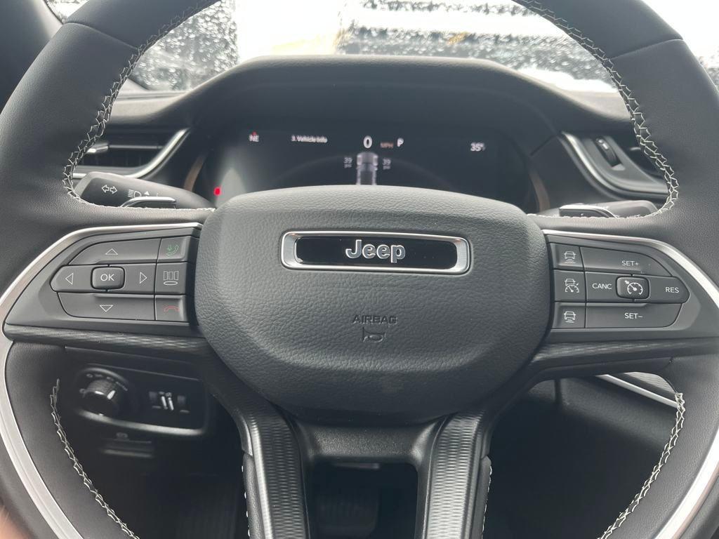 new 2025 Jeep Grand Cherokee car, priced at $44,830