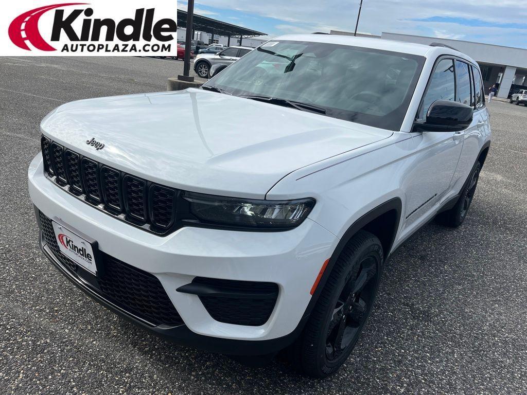 new 2025 Jeep Grand Cherokee car, priced at $45,030