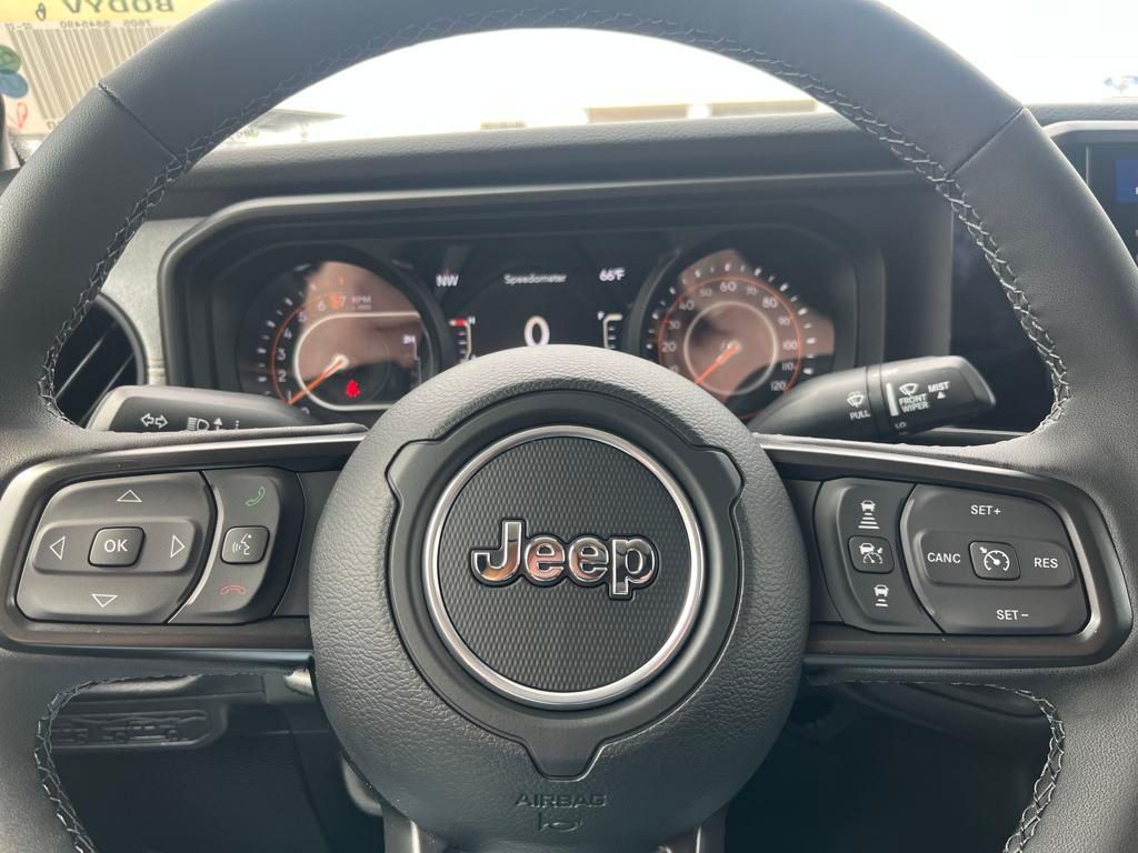 new 2025 Jeep Gladiator car, priced at $44,472