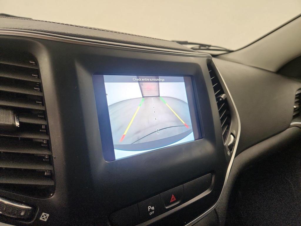 used 2019 Jeep Cherokee car, priced at $17,998
