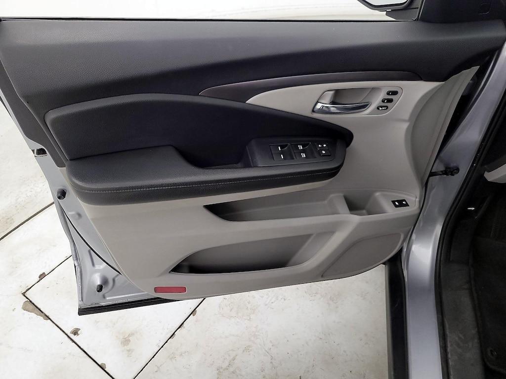 used 2022 Honda Pilot car, priced at $35,998