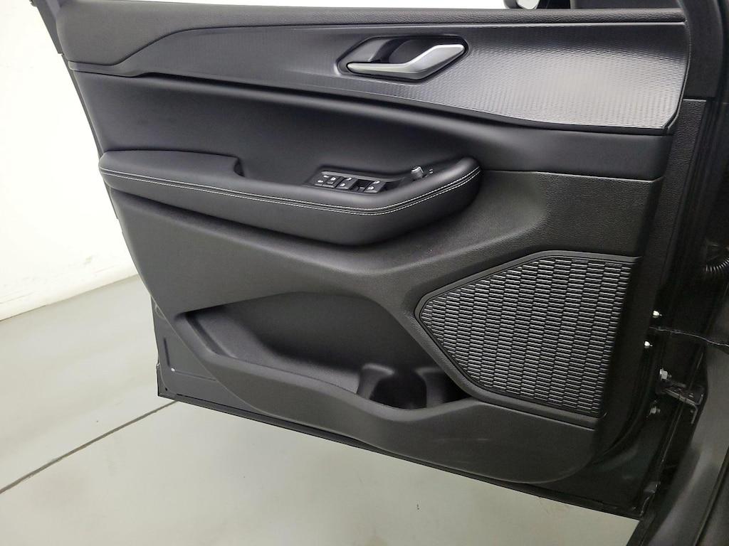 used 2025 Jeep Grand Cherokee car, priced at $35,998