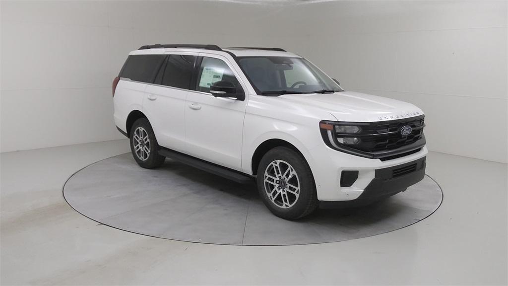 new 2025 Ford Expedition car, priced at $73,780