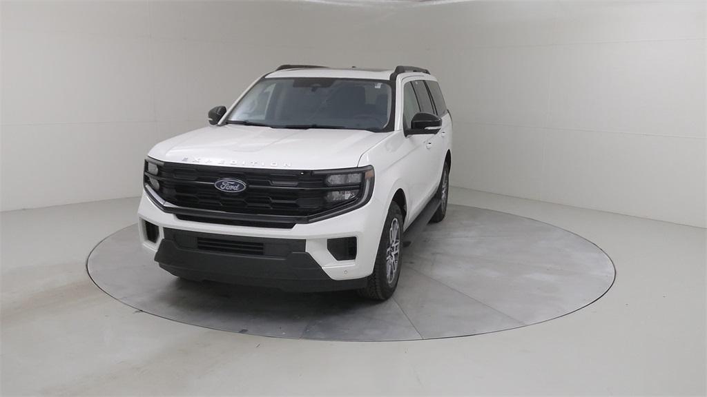 new 2025 Ford Expedition car, priced at $73,780
