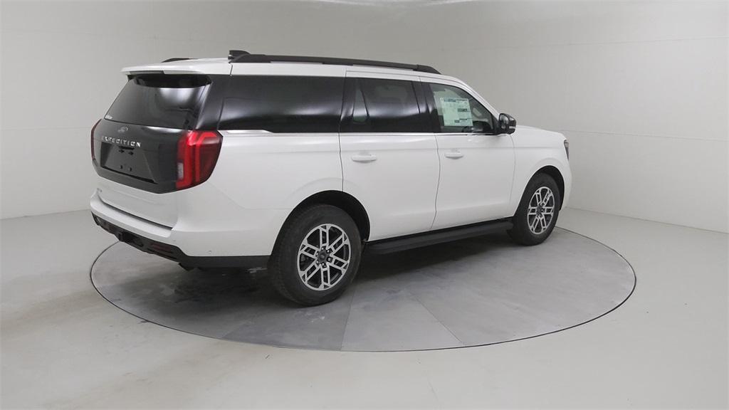 new 2025 Ford Expedition car, priced at $73,780